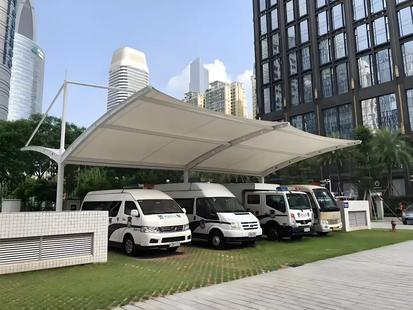贵州台江膜结构车棚怎么选?山地多雨高湿环境,园区物业采购避坑指南