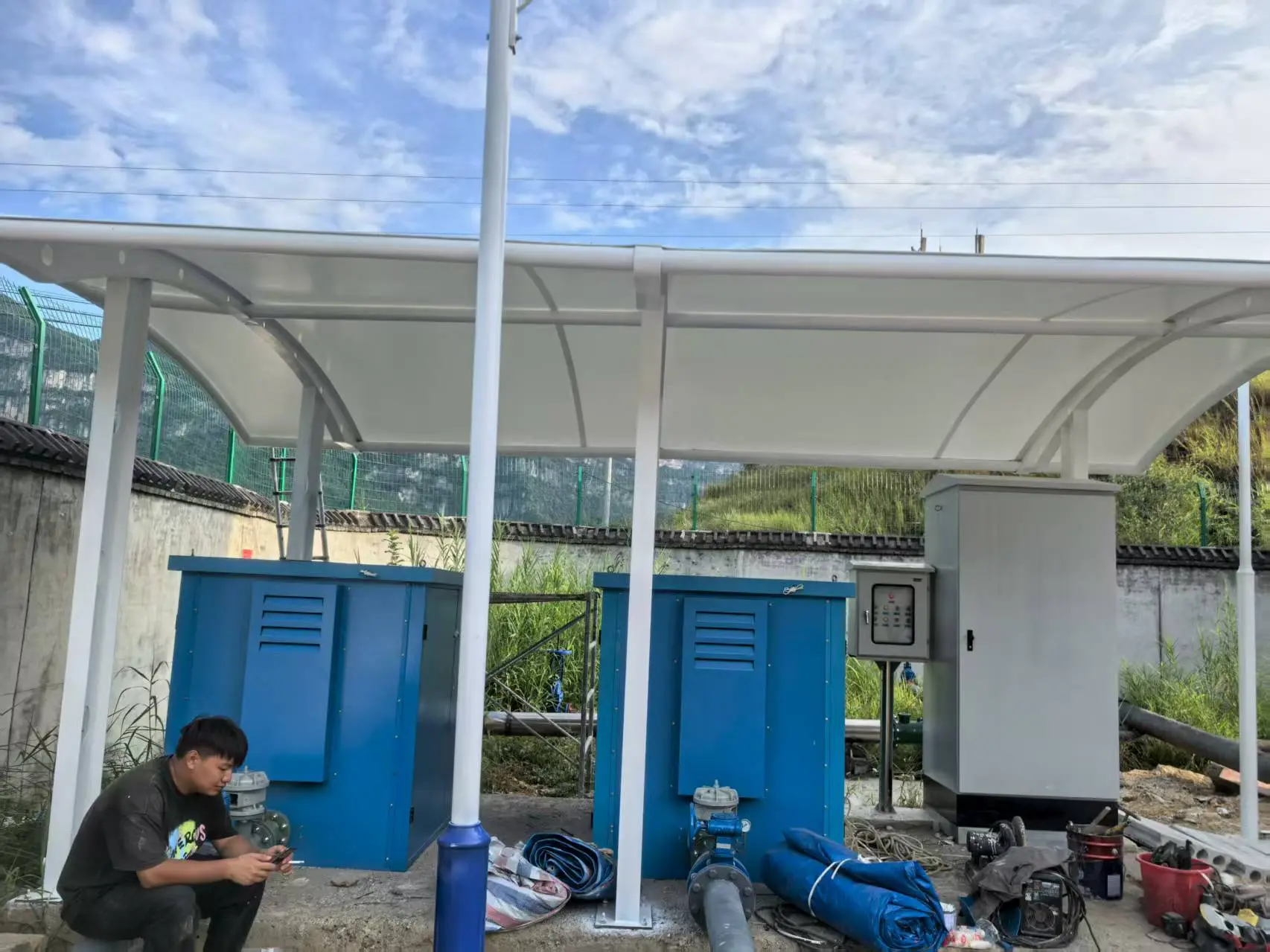 贵州台江膜结构棚怎么选？多雨高湿山区，避开低价铁皮棚与劣质膜材坑